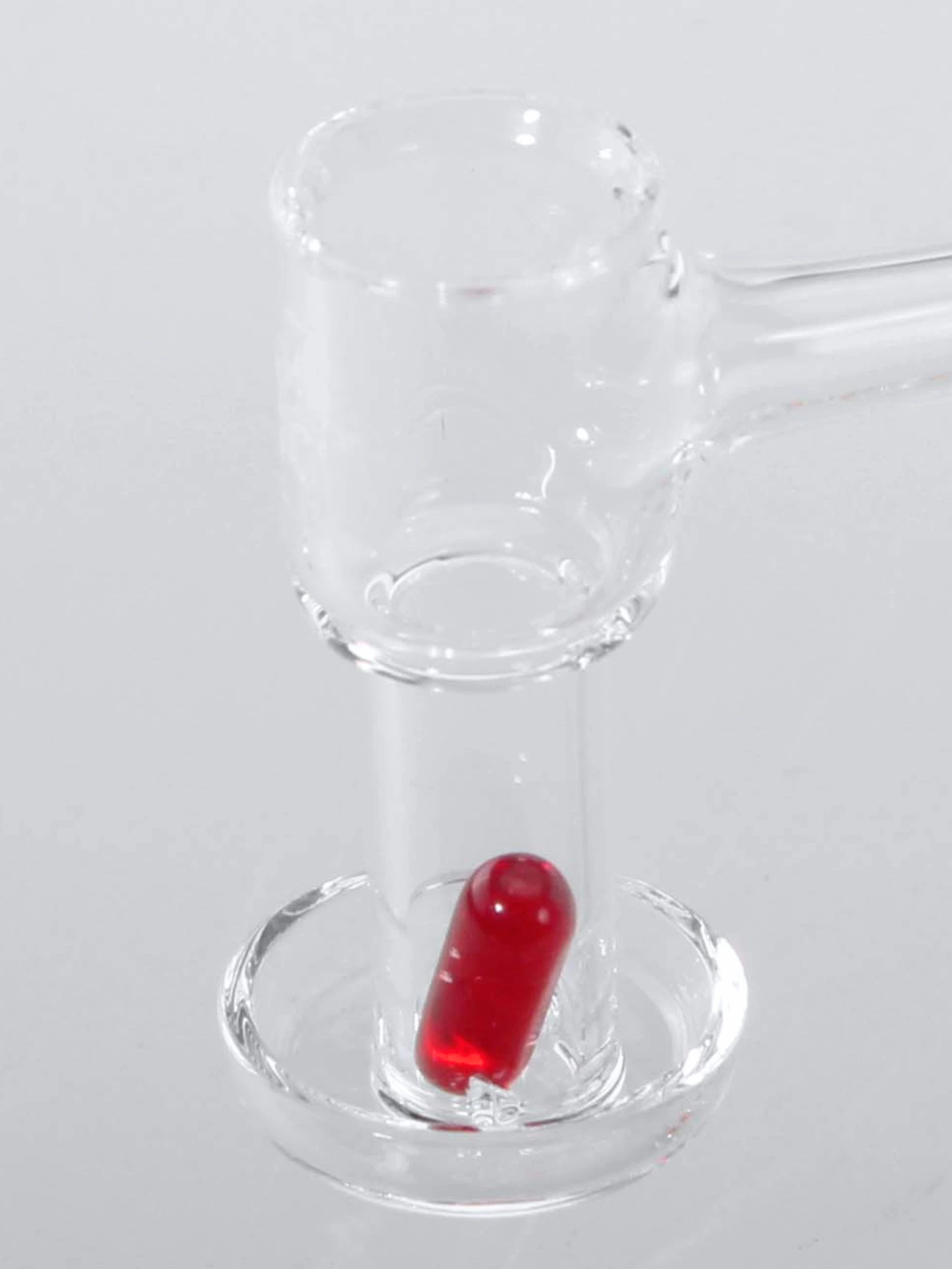 Terp Capsule aus Rubin von Black Leaf im Quarzbanger eingesetzt.