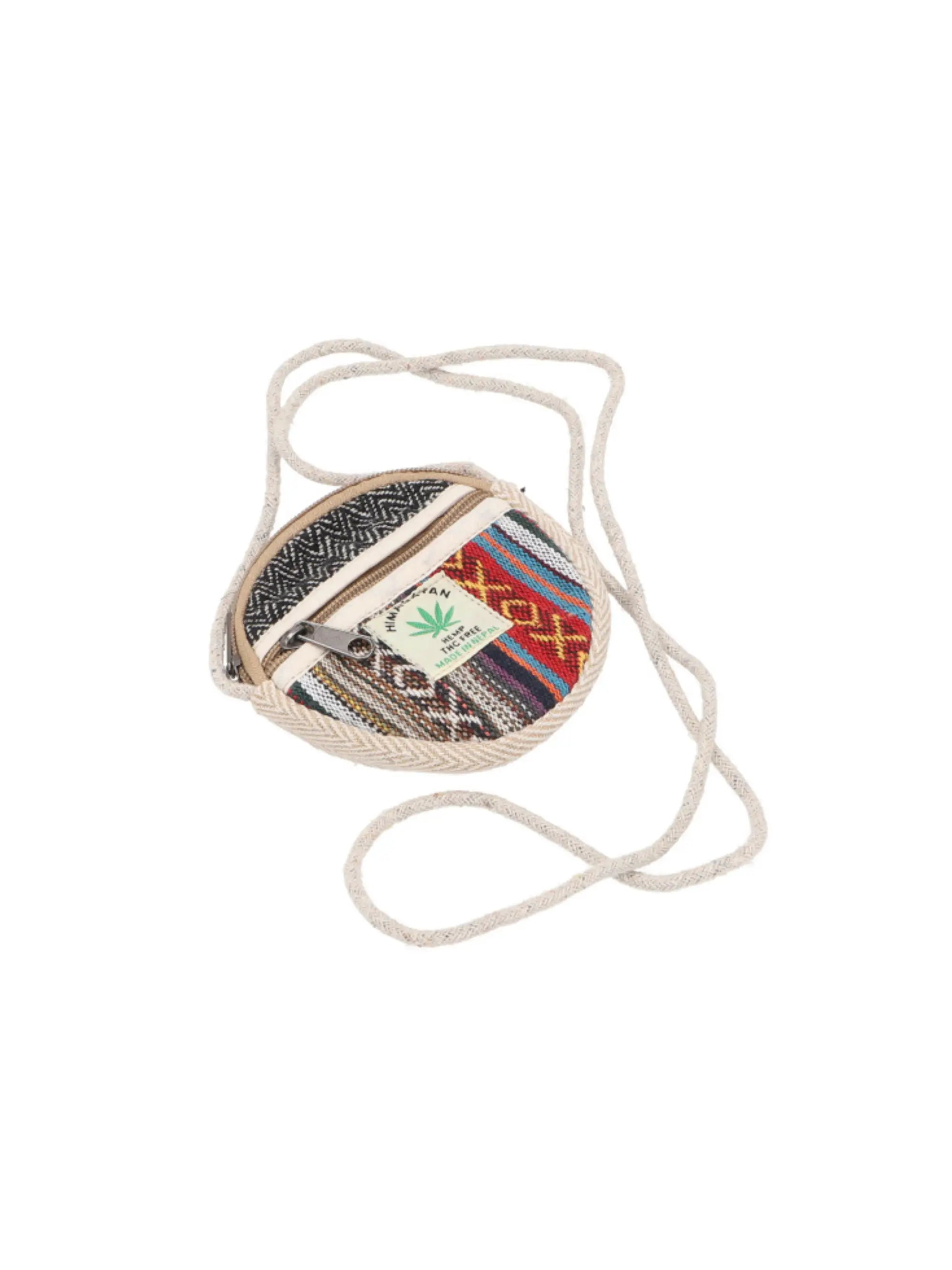 Rundes Ethno Patchwork Portemonnaie in buntem Design, kompakt und praktisch als Mäppchen oder Brustbeutel.