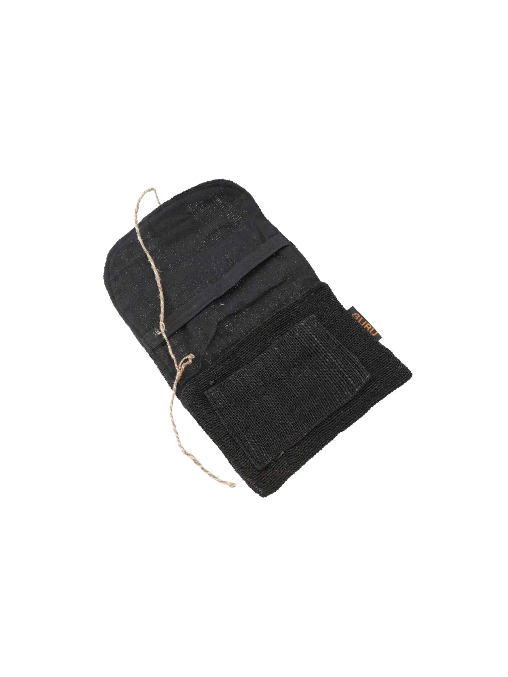 Hanf Tabaktasche in Schwarz für Papers, Filter und Zubehör, praktische und nachhaltige Drehtasche für unterwegs.