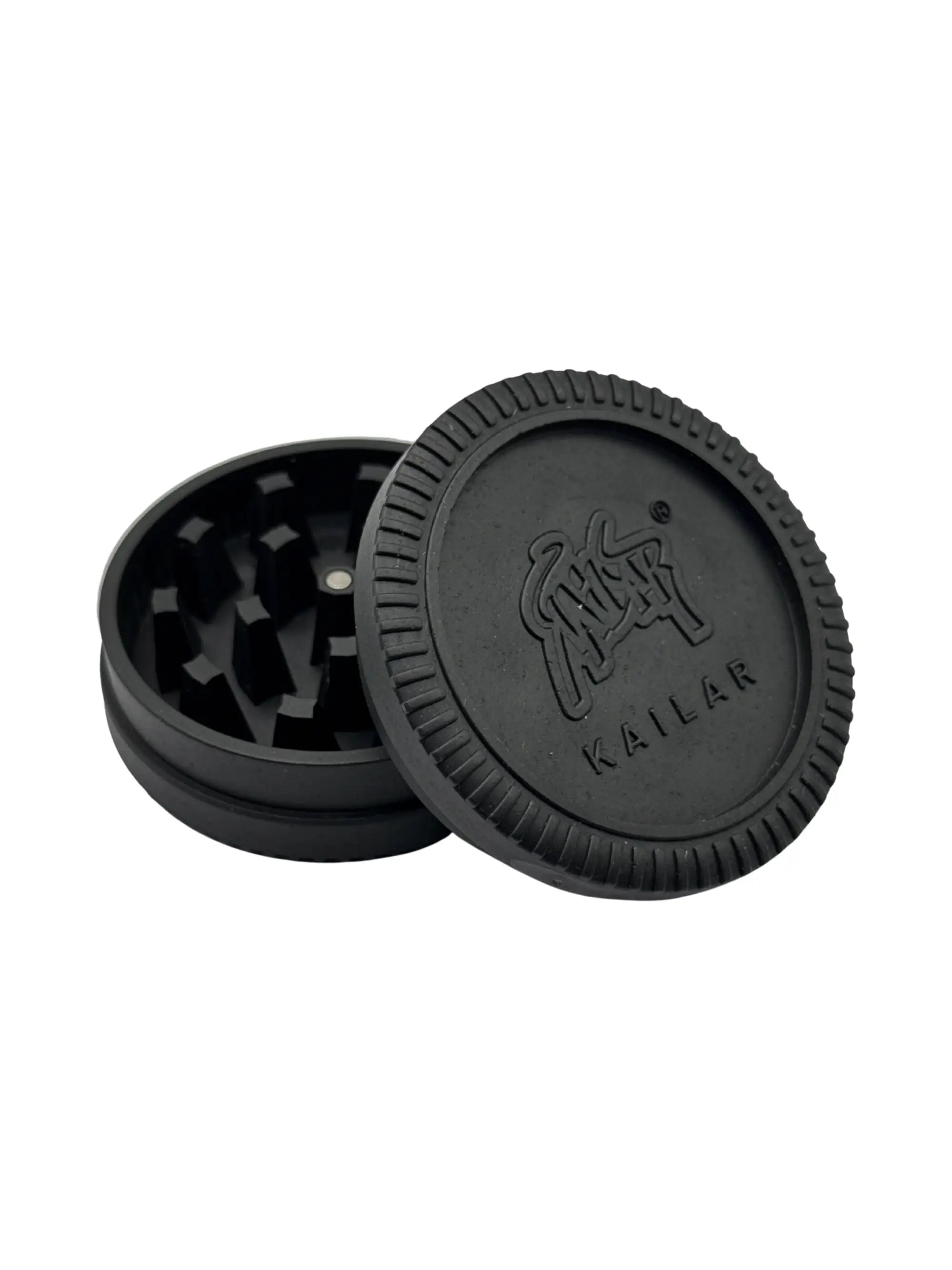 Frontansicht des schwarzen Kailar Hanfgrinders aus nachhaltigem Hanfmaterial
