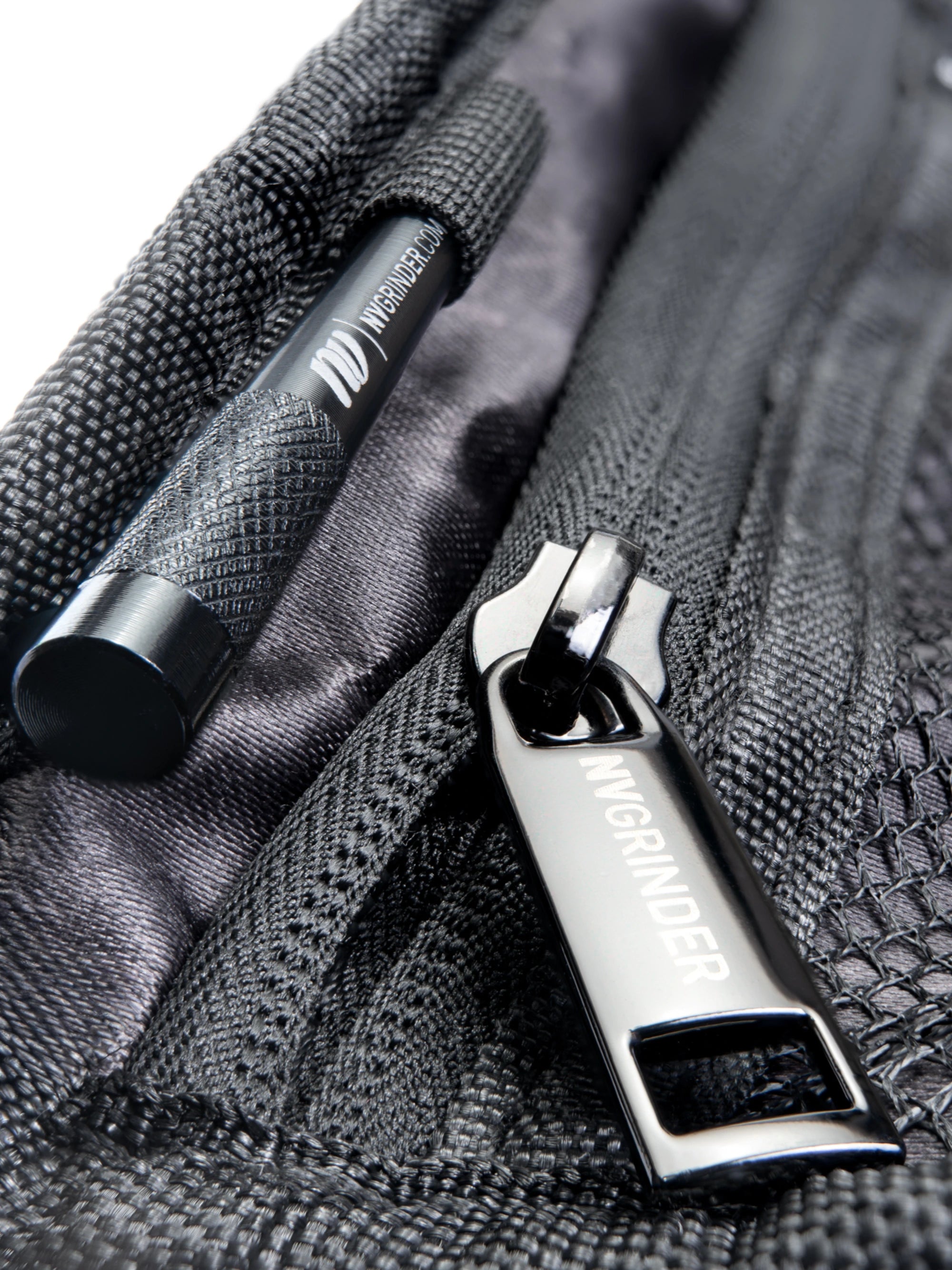 NV Pouch kompakte Aufbewahrungstasche mit durchdachtem Innenfach für Zubehör