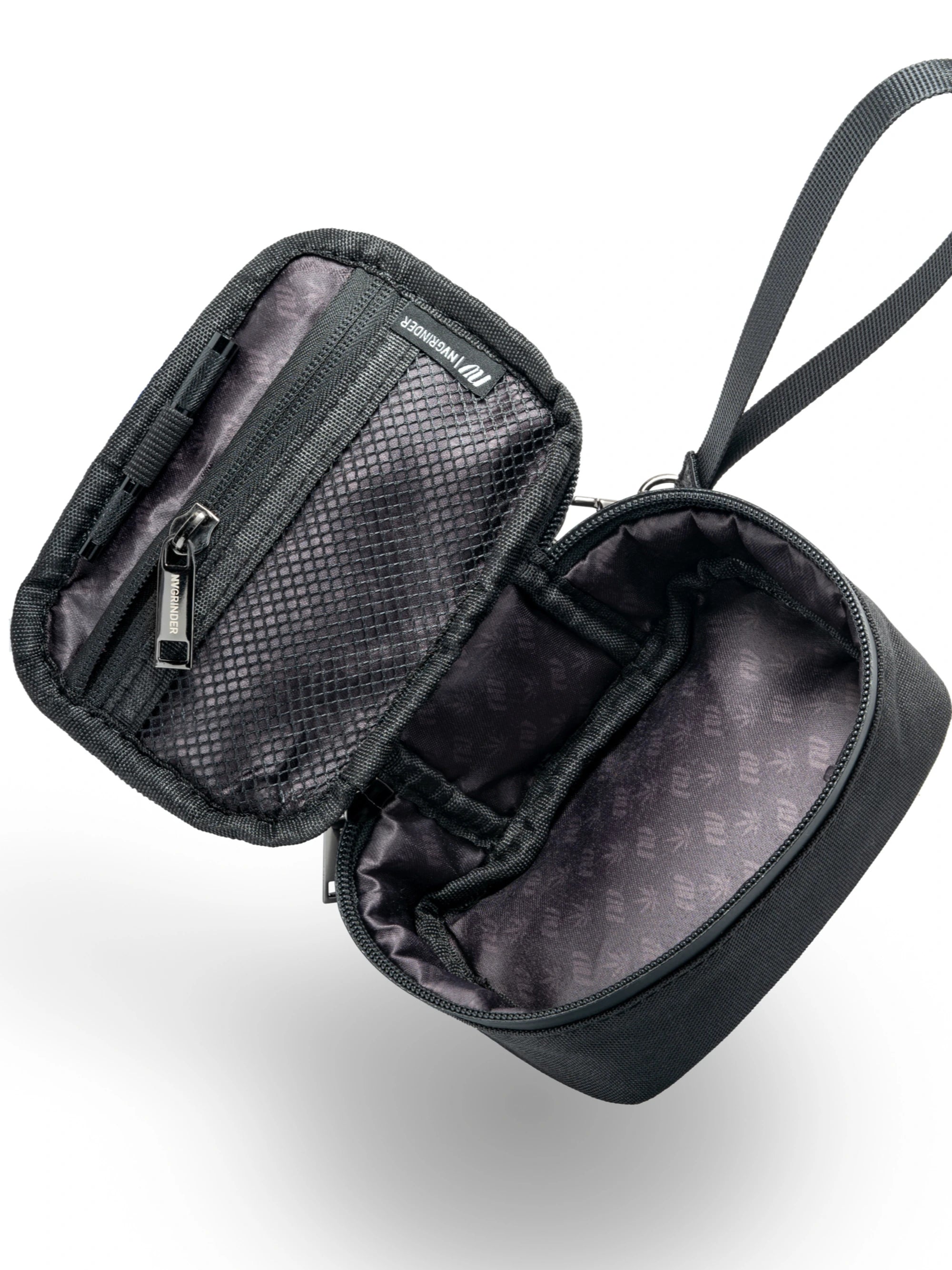 Innenansicht der NV Pouch mit Mesh-Fach zur übersichtlichen Aufbewahrung von Zubehör