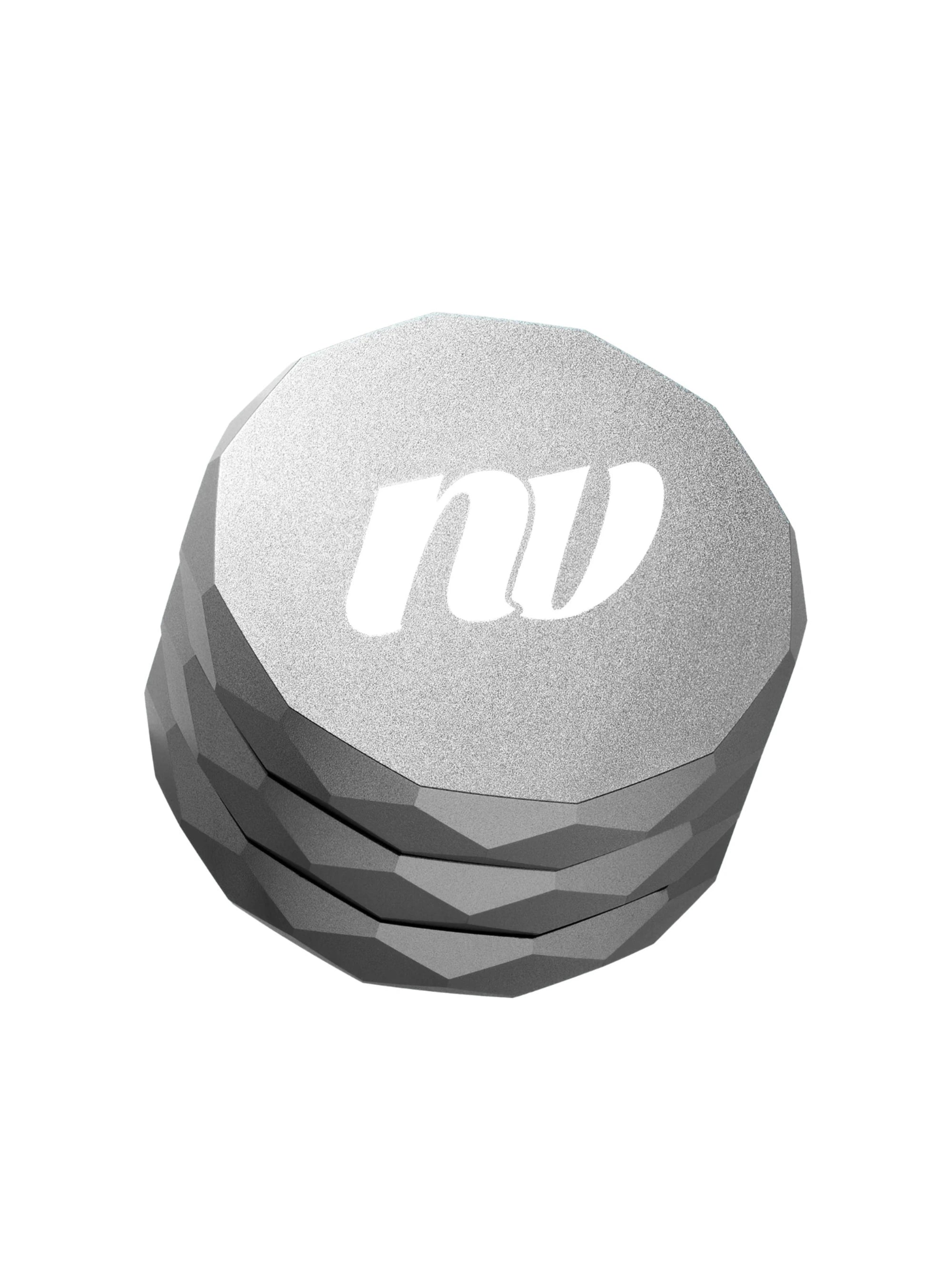 NV Pyramid Grinder in Grau aus eloxiertem Aluminium mit magnetischem Verschlusssystem