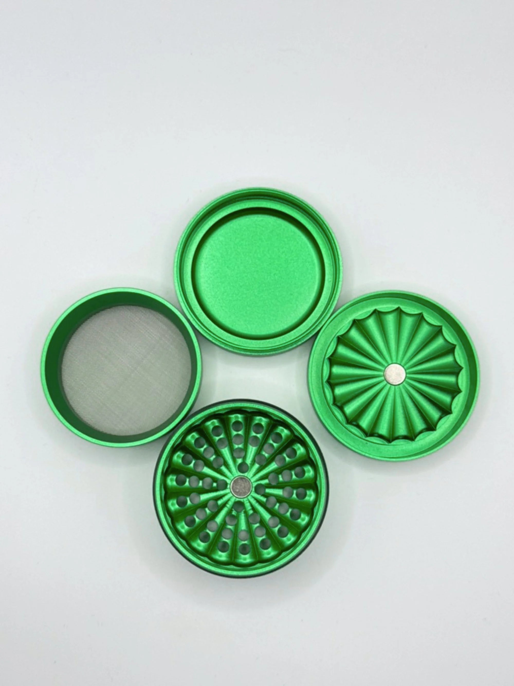 Moderner zweiteiliger Plaisir Aluminium Grinder in Grün mit schlichtem Design