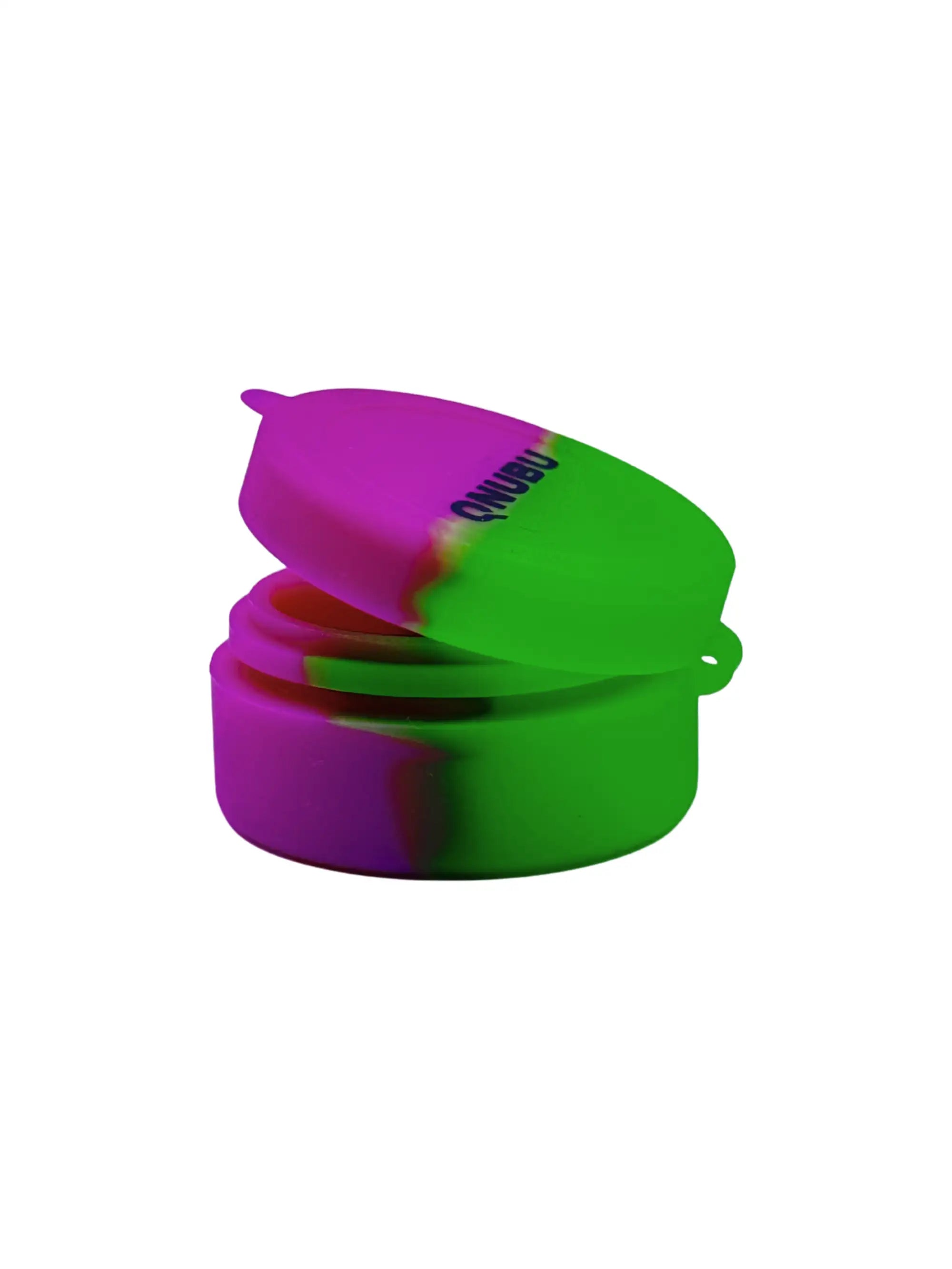 Qnubu Silikonbehälter in Grün und Purple – stylischer, wiederverwendbarer Silikondöschen für Wax, Öl und Konzentrate, lebensmittelechtes Material, Ø 35 mm x H 17 mm, leicht zu reinigen, ideal für Aufbewahrung und Transport.