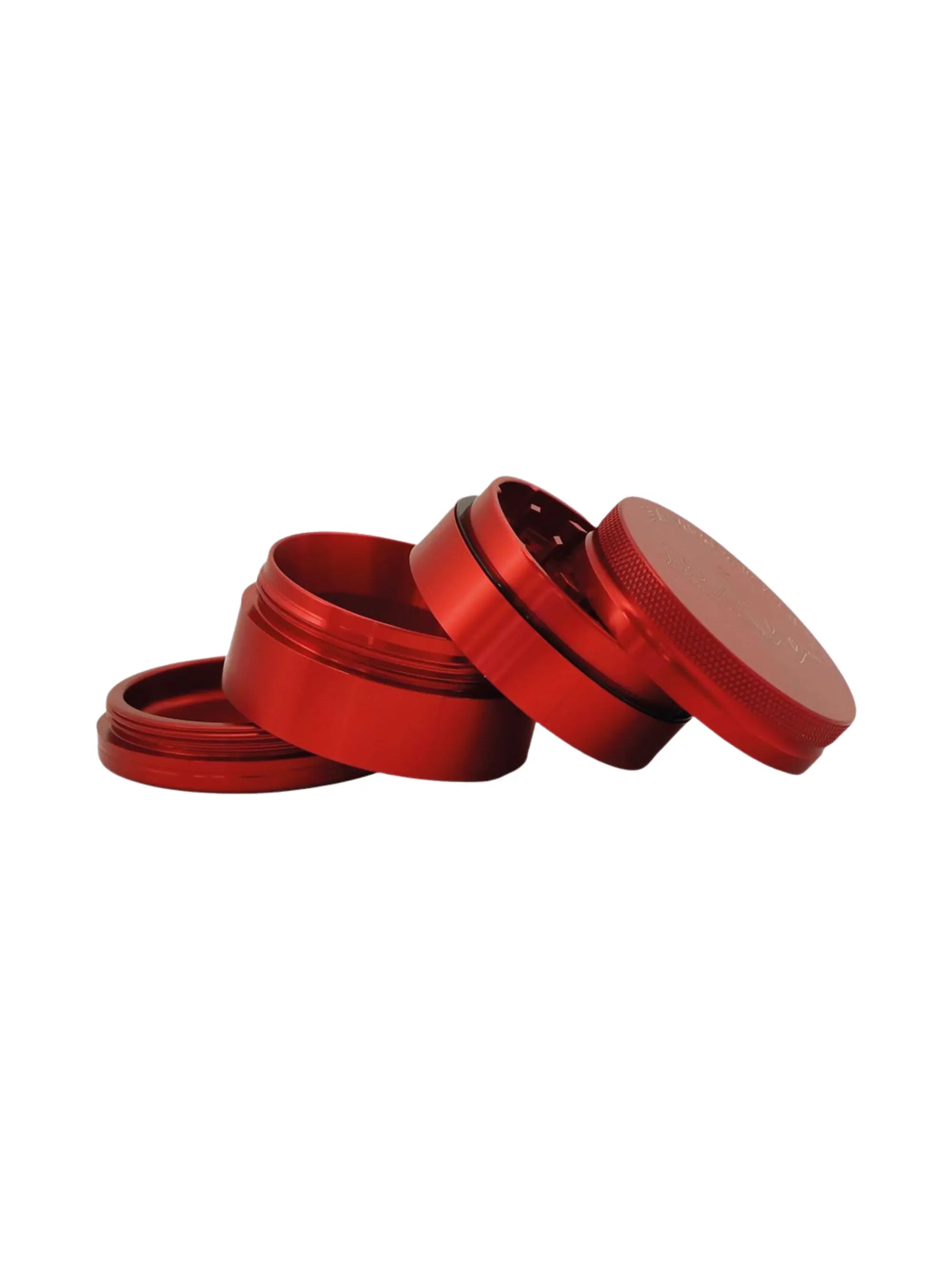 Detailansicht der scharfen Mahlzähne und des Pollensiebs im RAW Aluminium Grinder für gleichmäßiges Zerkleinern